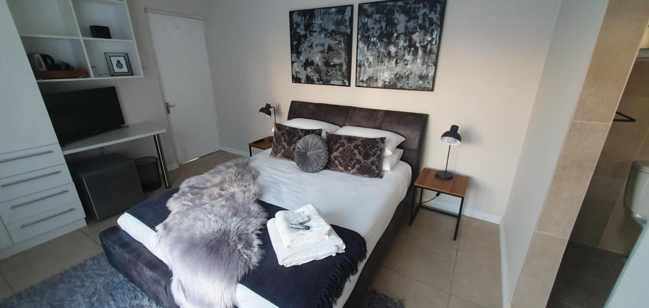 Beachview Guest Suites Port Elizabeth Bagian luar foto