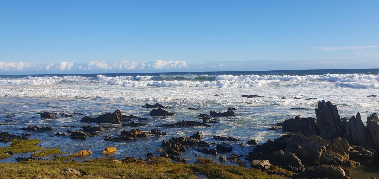 Beachview Guest Suites Port Elizabeth Bagian luar foto